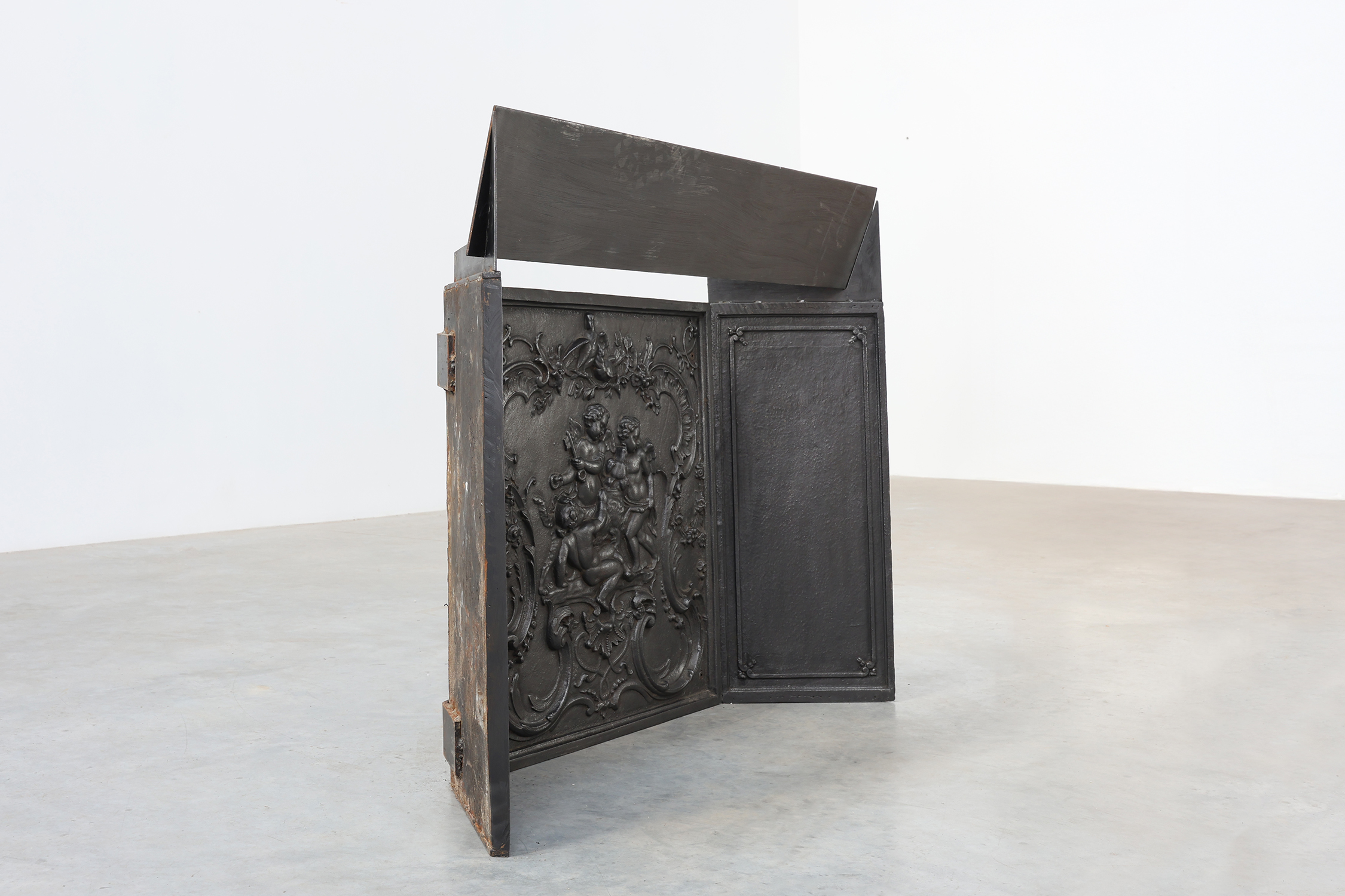 Antique Rococo style Fireback in cast iron, France ca. 1780 thumbnail